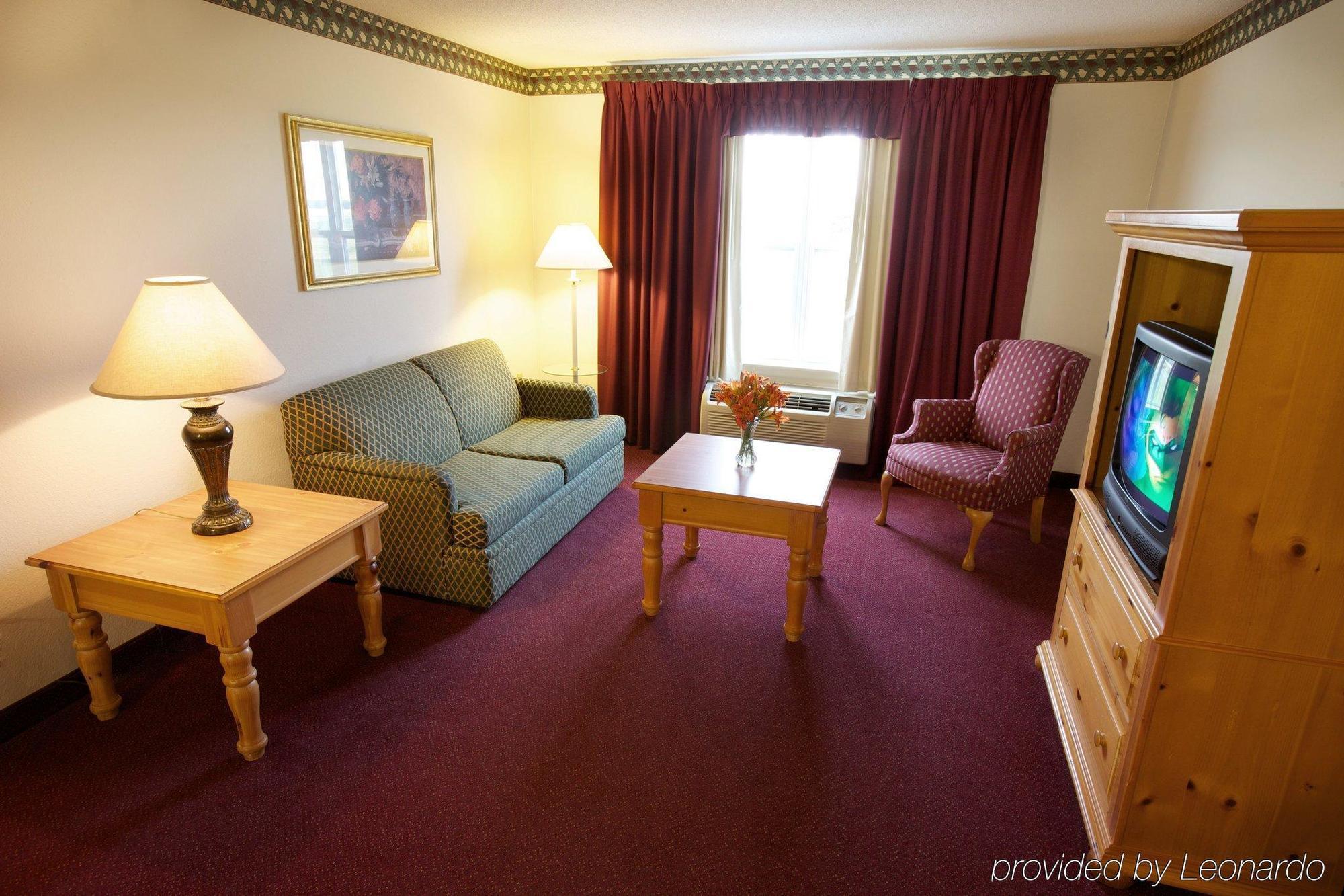 Lancaster Inn & Suites Manheim Room photo